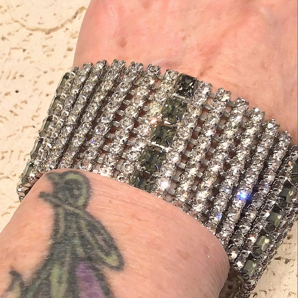 VINTAGE 1950's HIGH END 10 ROW CRYSTAL BRACELET, estate fresh